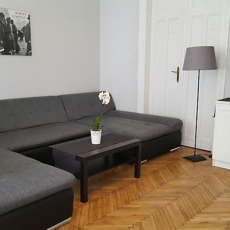 Hello Tourist Flat Apartment บูดาเปสต์ ภายนอก รูปภาพ